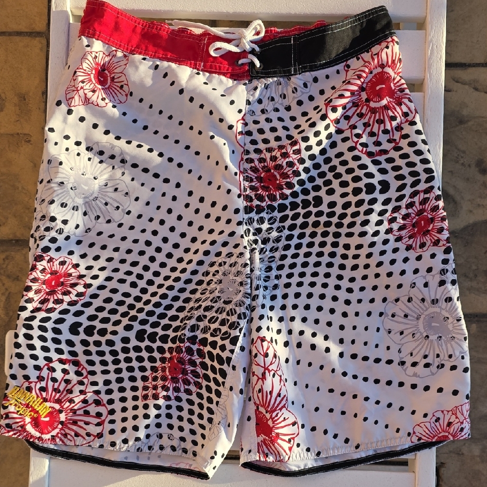 Hawaiin Tropic Men's Floral Dot Swim Shorts - Red, Black, and White